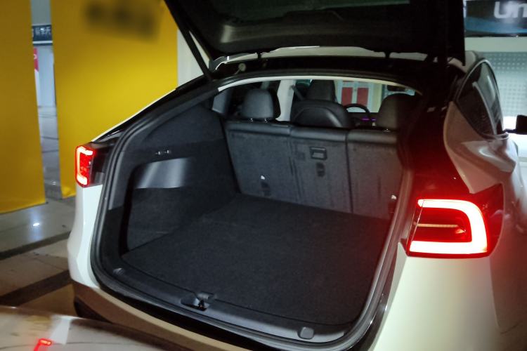 Used Tesla Model Y 2023 Rear-Wheel-Drive Version
