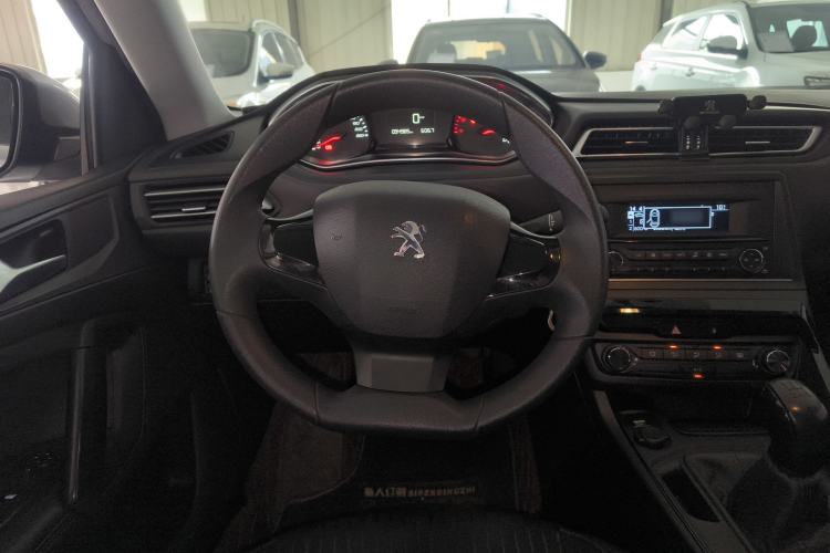 Used Peugeot 308 2016 1.6L Manual Fashion Edition
