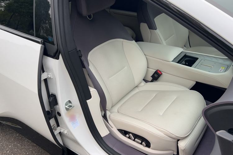 Used  12 2025 Ultra Extended-Range Edition
