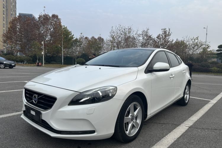 Used Volvo V40 2016 T3 Zhiyi Edition