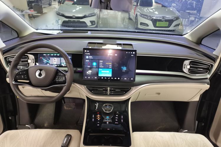 Used Denza D9 2024 DM-i 980 Four-Wheel Drive Prestige Model
