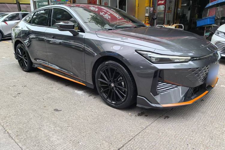 Used Changan UNI-V 2024 1.5T Prestige Sport Edition
