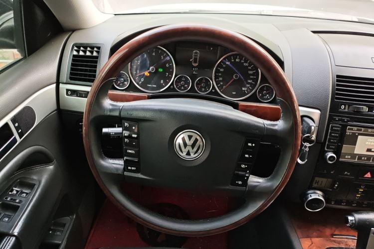 Used Volkswagen Touareg 2009 3.0T Diesel Top-Trim Model