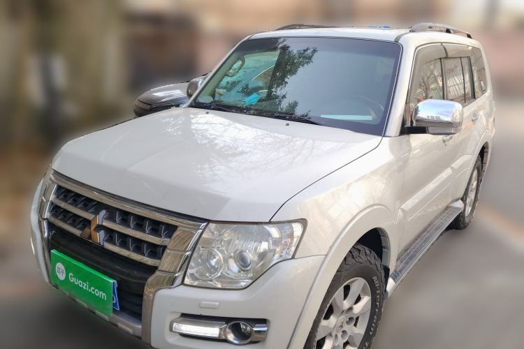 Used Mitsubishi Pajero 2015 3.0L Automatic Elite Edition China V Standard
