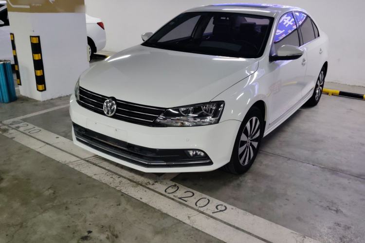 Used Volkswagen Sagitar 2015 230TSI Automatic Luxury Model