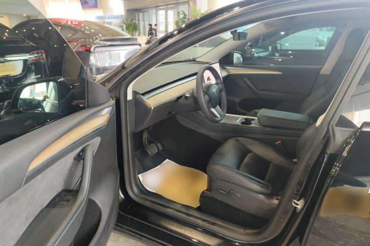 Used Tesla Model Y 2021 Long-Range All-Wheel-Drive Version 3D7