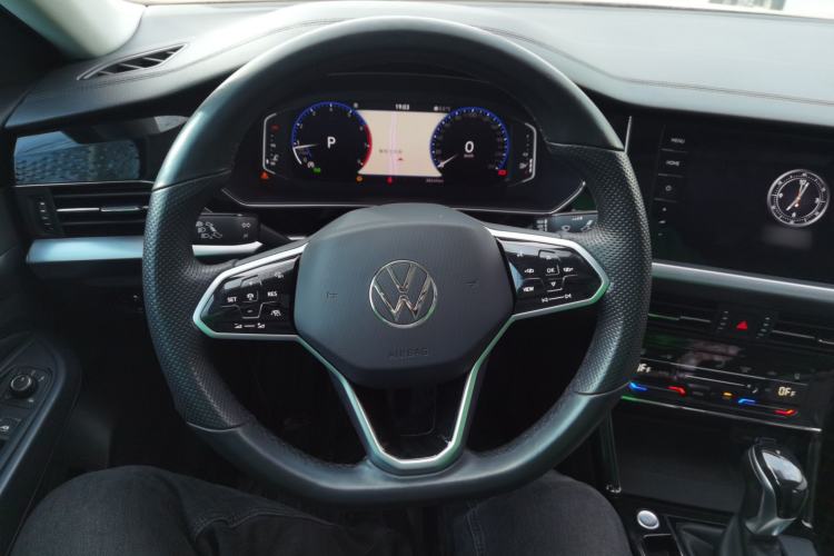 Used Volkswagen Passat 2022 330TSI Luxury Edition
