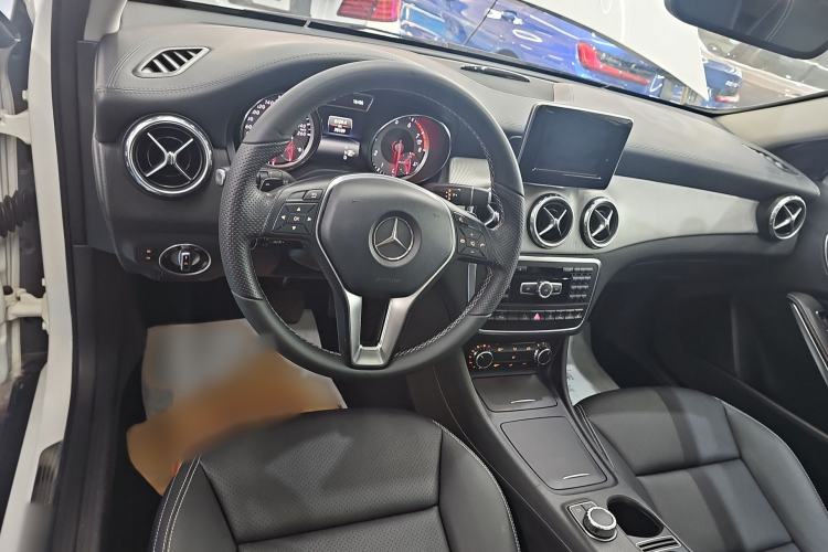 Used Mercedes-Benz GLA 2015 GLA 220 4MATIC Luxury Model
