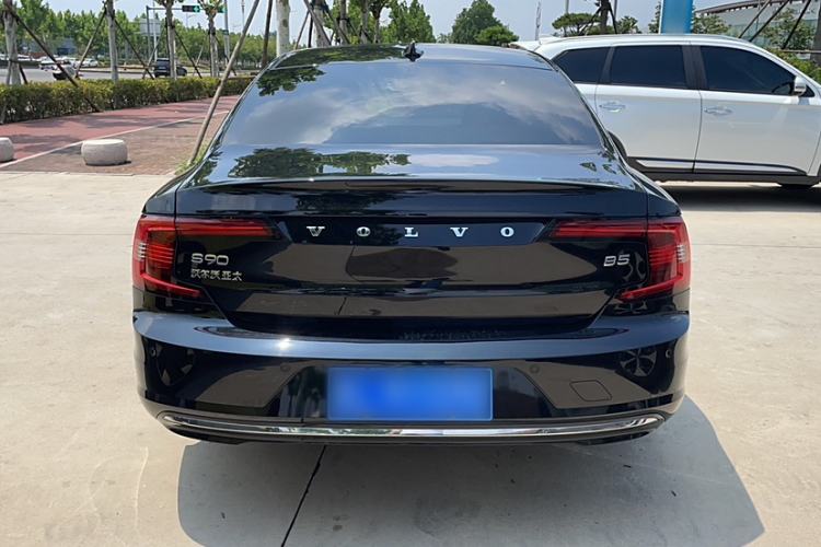 Used Volvo S90 2025 B5 Zhiya Luxury Edition
