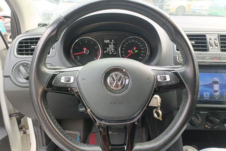 Used Volkswagen Polo 2016 1.6L Automatic Comfort Model
