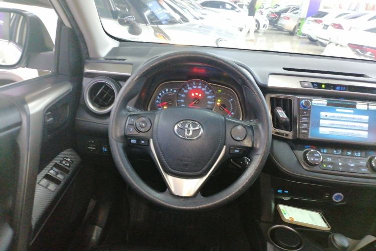 Used Toyota RAV4 2015 2.0L CVT Two-Wheel Drive Fashion Edition
