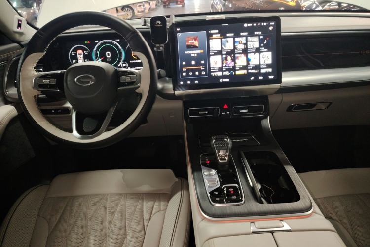 Used GAC Trumpchi GS8 2022 Flagship Series 2.0 TGDI Two-Wheel-Drive Prestige Edition (7 Seats)