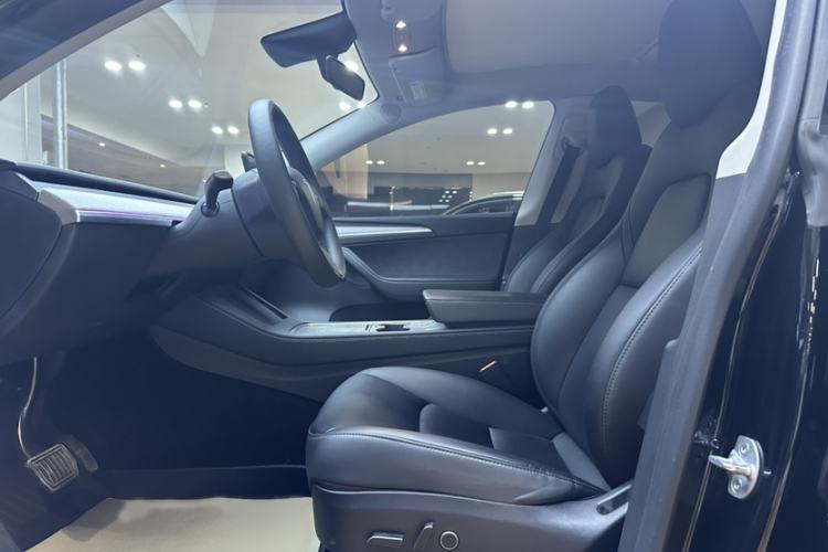 Used Tesla Model Y 2023 Rear-Wheel-Drive Version