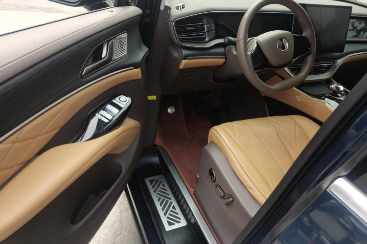 Used Denza D9 2022 DM-i 970 Four-Wheel Drive Prestige Model