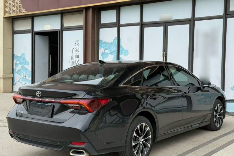 Used Toyota Avalon 2023 2.0L Premium Edition
