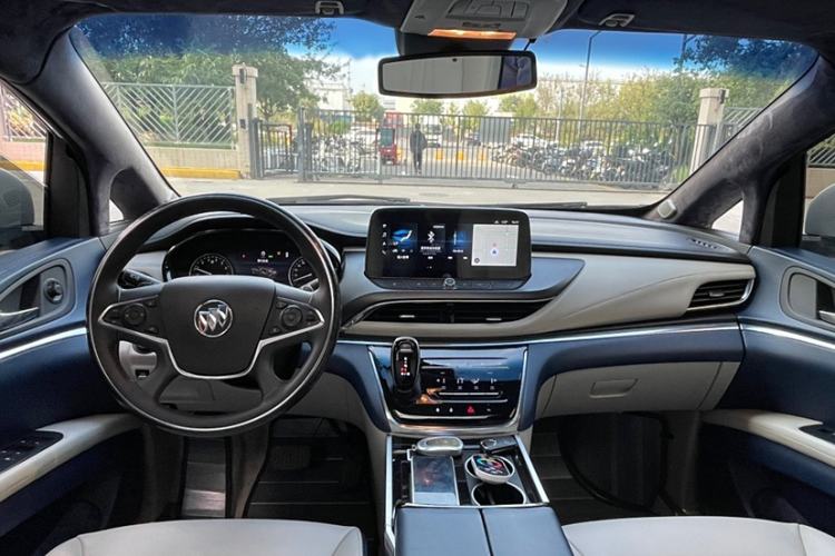 Used Buick GL8 2021 Land Cruiser Executive Class 652T Luxury Model
