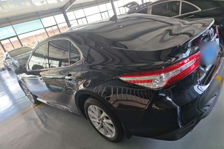 Used Toyota Camry 2021 2.0G Luxury Edition
