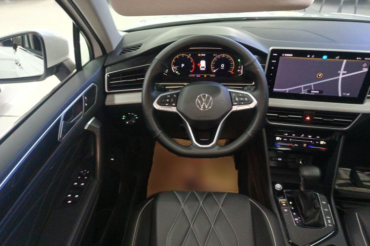 Used Volkswagen Tiguan L 2024 300TSI Automatic Two-Wheel Drive Smart Edition
