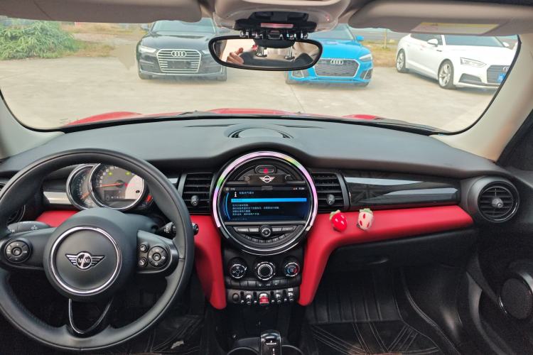 Used  MINI 2019 1.5T COOPER Classic Edition Five-Door Version
