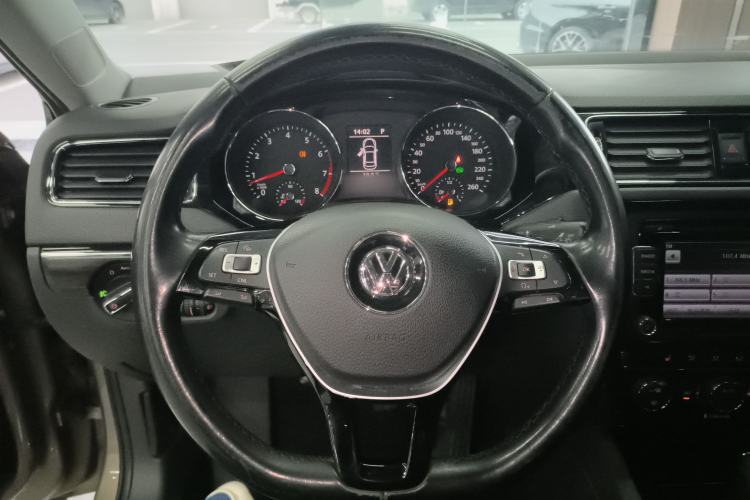 Used Volkswagen Sagitar 2015 230TSI Automatic Luxury Model
