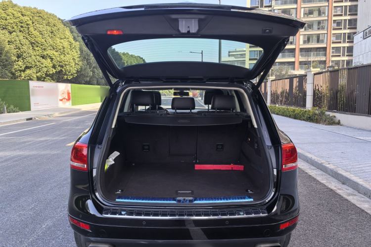 Used Volkswagen Touareg 2011 3.0 TSI Comfort Version
