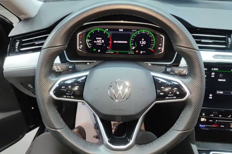 Used Volkswagen Magotan 2023 2 Million Units Commemorative Edition 330TSI DSG Luxury Version
