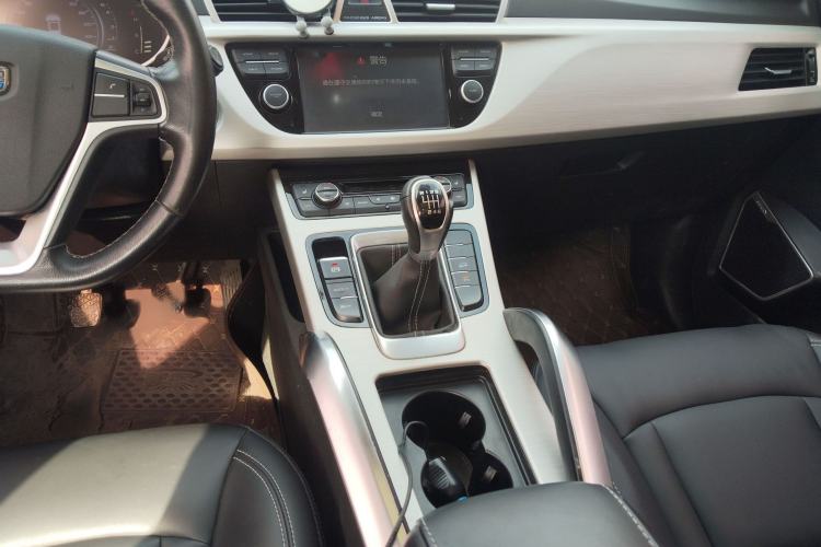 Used Geely Auto Emgrand X7 Sport 2018 1.8TD Manual Two-Wheel Drive Smart Connect 4G Internet Edition