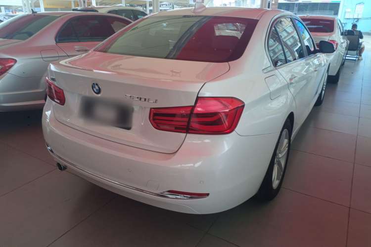 Used BMW 3 Series 2016 320Li Ambition Model
