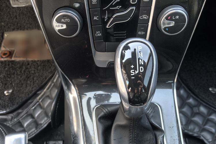 Used Volvo V40 2017 T3 Zhiyi Edition