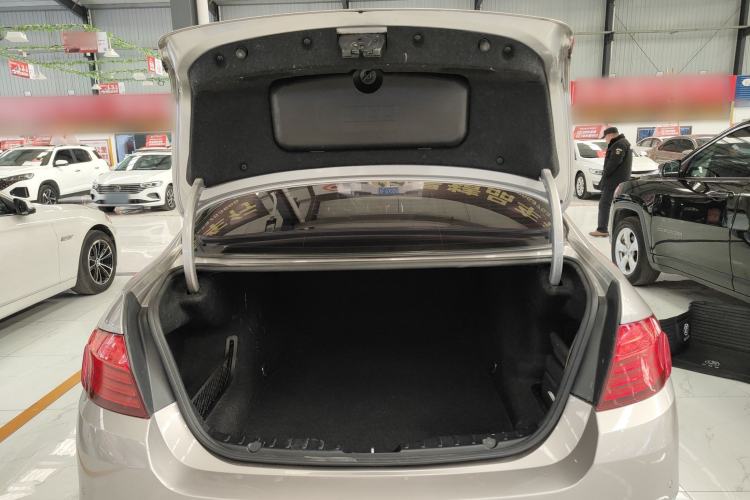 Used BMW 5 Series 2014 525Li Luxury Design Package