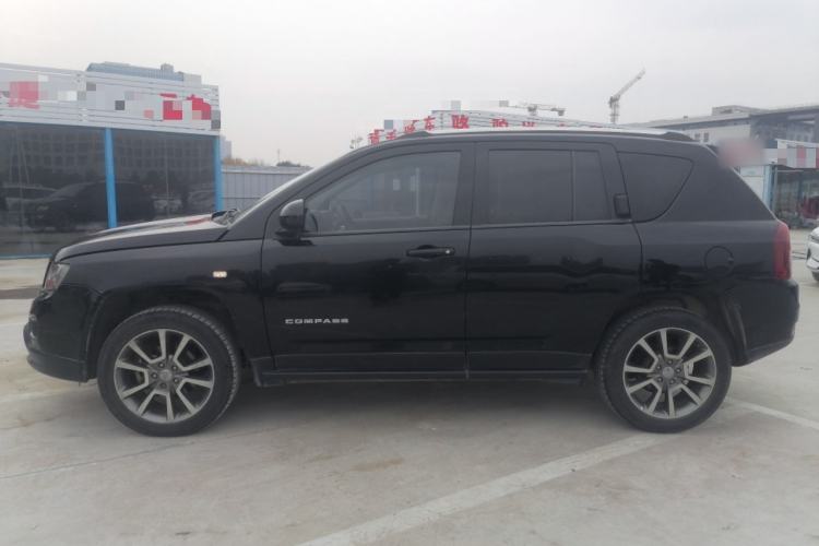 Used  Compass (Import) 2014 Revised Version 2.0L Two-Wheel Drive Elite Edition
