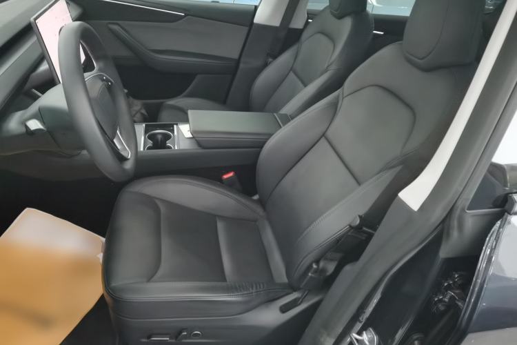 Used Tesla Model Y 2025 Rear-Wheel-Drive Version
