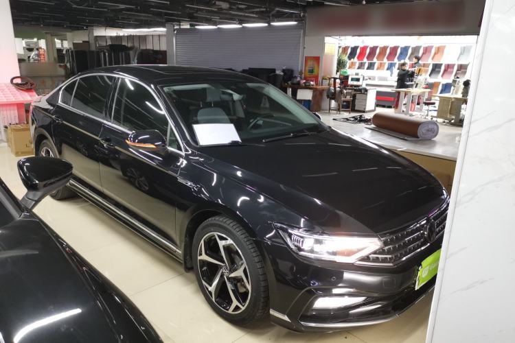 Used Volkswagen Magotan 2023 2 Million Units Commemorative Edition 330TSI DSG Luxury Version
