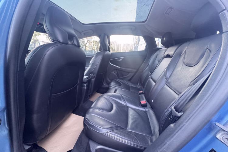 Used Volvo V40 2016 T3 Zhiyi Edition