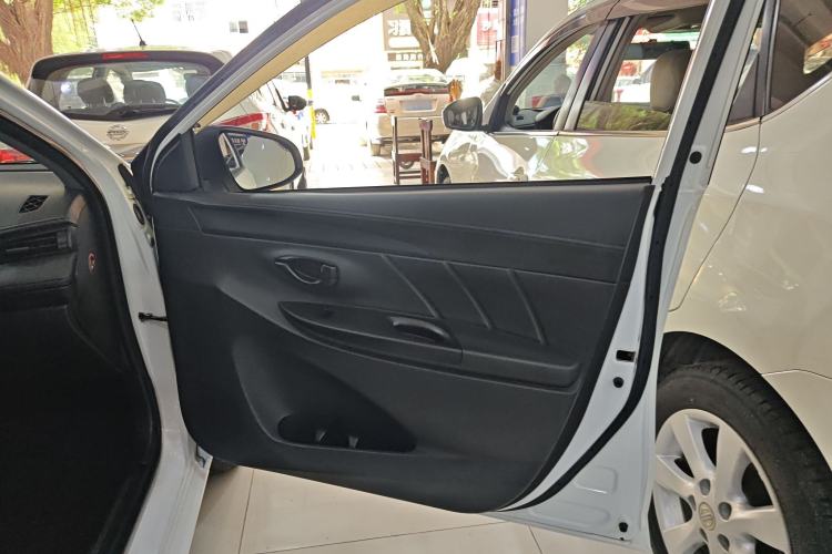 Used Toyota YARiS L 2019 1.5E CVT Dynamic Edition China VI compliant
