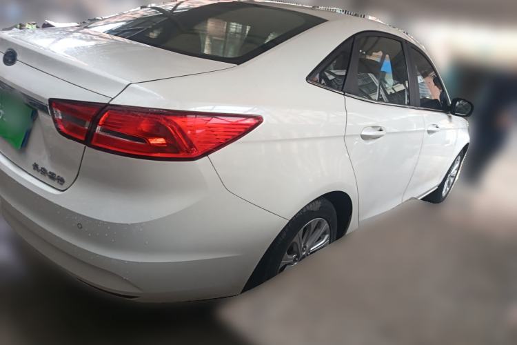 Used Ford Escort 2015 1.5L Automatic Fashion Model