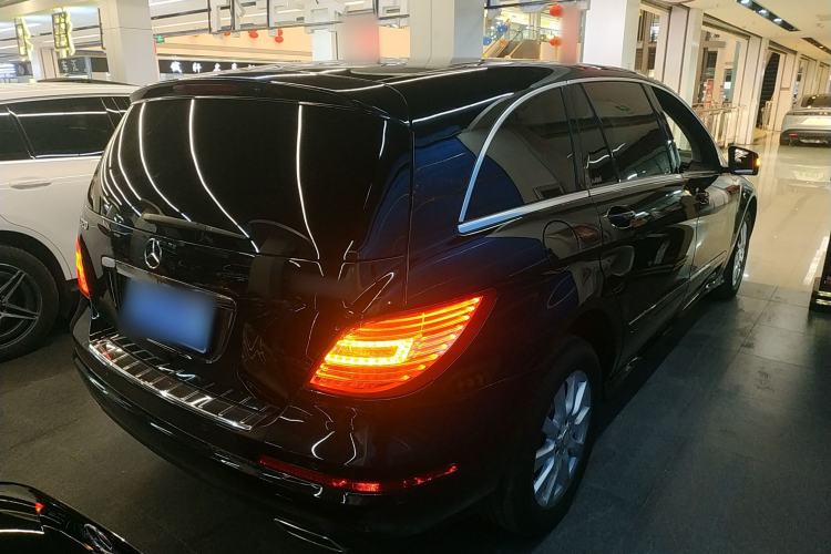 Used Mercedes-Benz R-Class 2017 R 320 4MATIC Business Edition Prestige Model