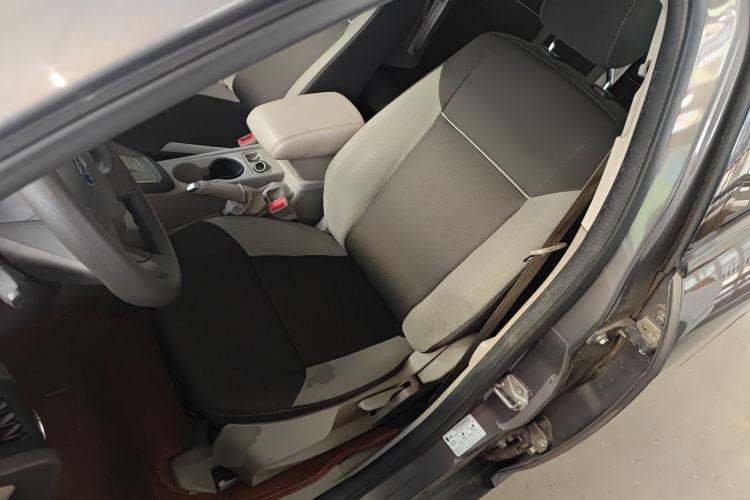 Used Ford Focus 2012 Sedan 1.6L Automatic Comfort Model
