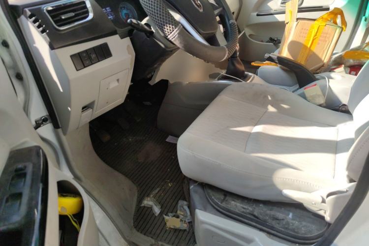 Used Jinbei New Hiace S 2023 1.5L Wealth Edition Passenger Van 5/6/7-Seater Central Air Conditioning Version SWC15M
