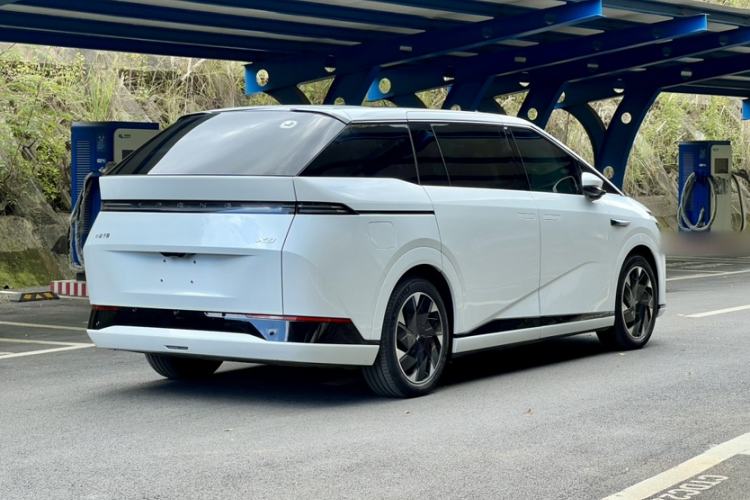 Used XPeng X9 2024 702 Ultra-Long Range Max