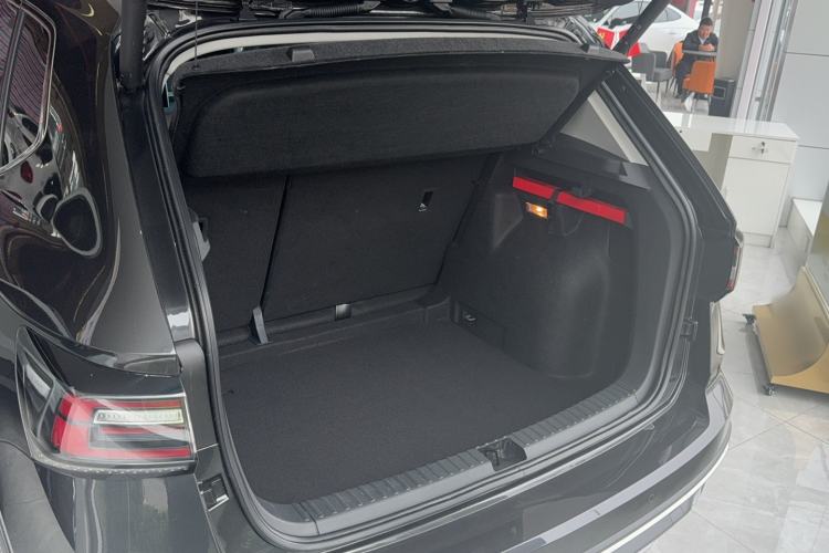 Used Volkswagen Tharu 2023 300TSI Two-Wheel-Drive Full Moon Edition
