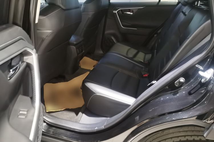 Used Toyota RAV4 2023 2.0L CVT Two-Wheel Drive Fashion Plus Edition
