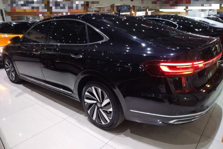 Used Volkswagen Passat 2022 330TSI Luxury Edition Custom Version
