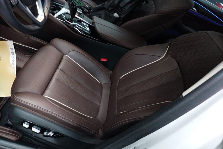 Used BMW 5 Series 2022 Second Facelift 530Li Luxury Edition Premium Package
