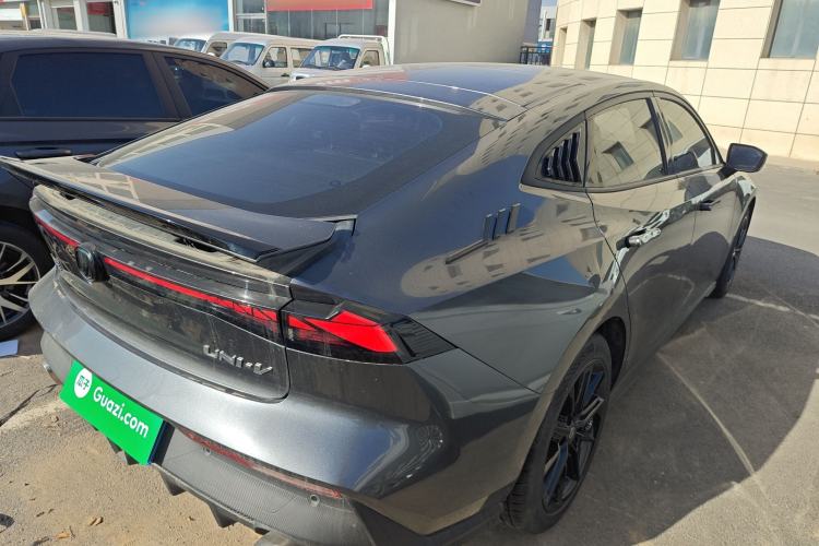 Used Changan UNI-V 2022 1.5T Prestige Version