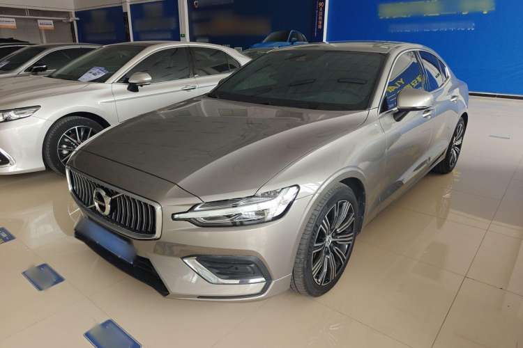 Used Volvo S60 2022 B4 Zhiyuan Luxury Edition