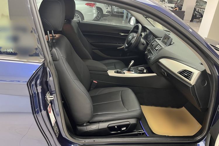 Used BMW 2 Series 2014 220i Leading Model