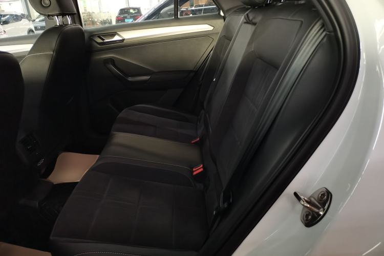 Used Volkswagen T-ROC 2022 280TSI DSG Two-Wheel Drive R-Line Pro PLUS
