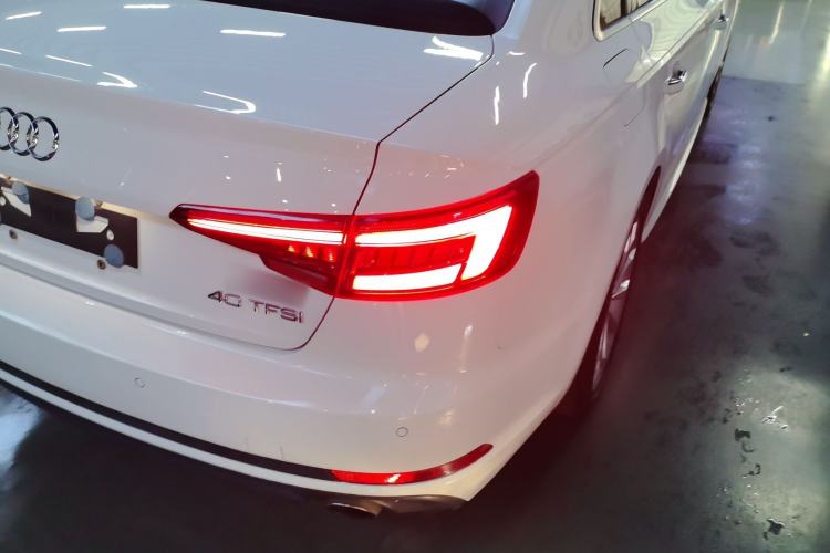 Used Audi A4L 2018 30th Anniversary Edition 40 TFSI Fashion Model
