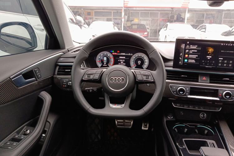 Used Audi A4L 2022 40 TFSI Luxury Dynamic Model
